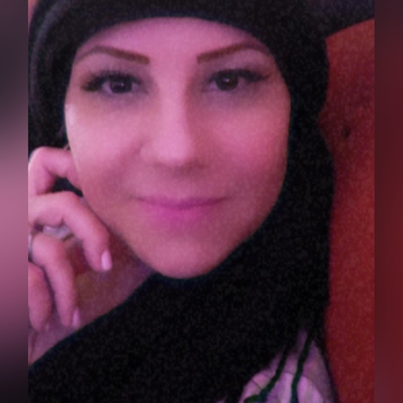 Meet your Posher, Mindy - Picture 2 of 2